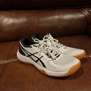 Brand new ASICS upcourt 4 size 8